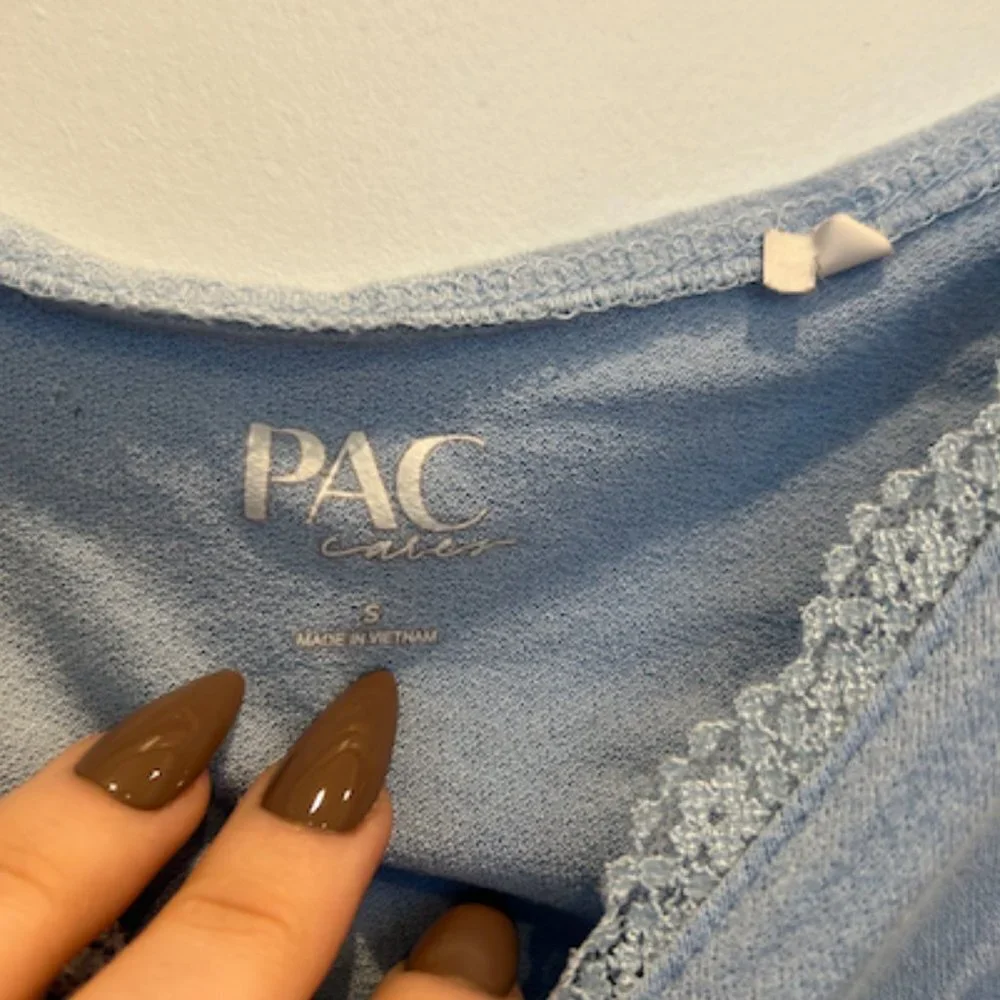 Light blue crop top - Picture 3 of 7